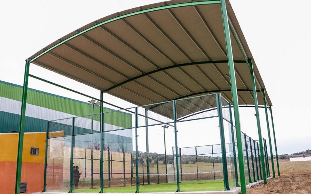 Quel type de couverture choisir pour son terrain de padel ?