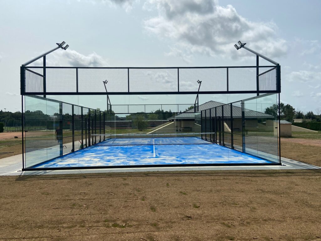 Construction terrain de padel panoramique au golf des bordes